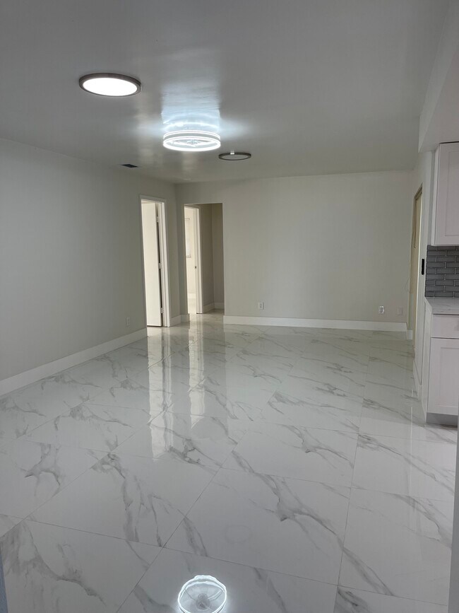 Foto del edificio - 4351 Orange Grove Blvd