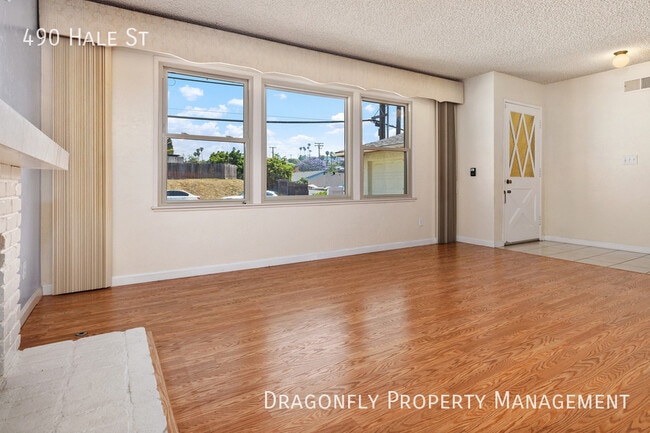 Building Photo - 490 Hale St
