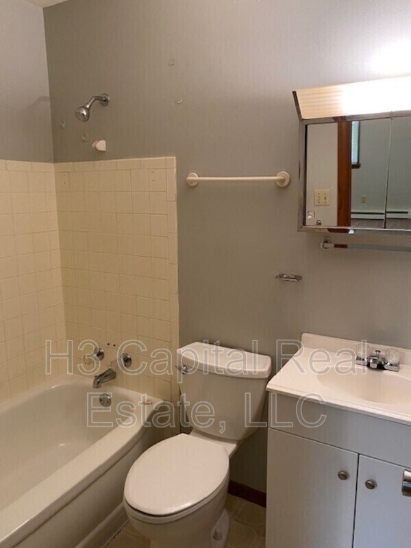 Building Photo - 80 Phillips Dr