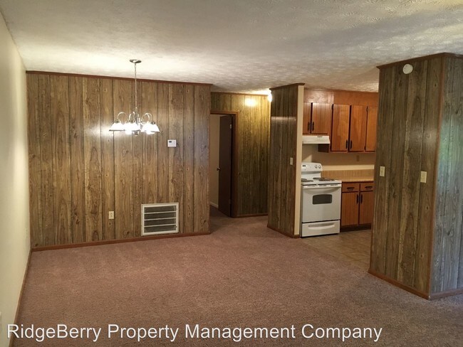 Building Photo - 511-5Z2 Chateau Dr SE