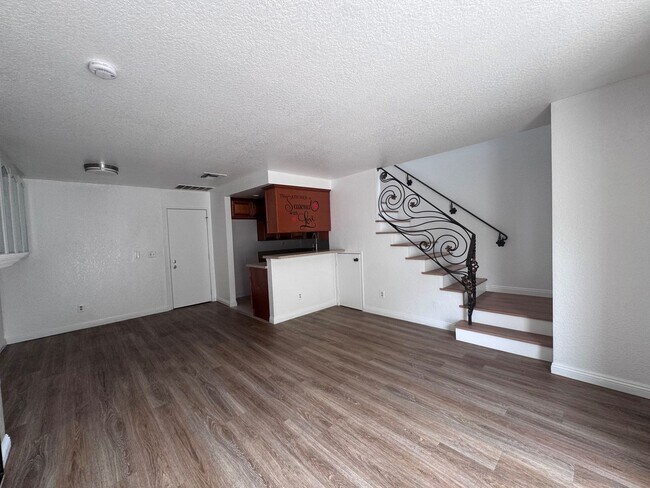 Foto del edificio - Spacious Home in Huntington Park HOA Commu...