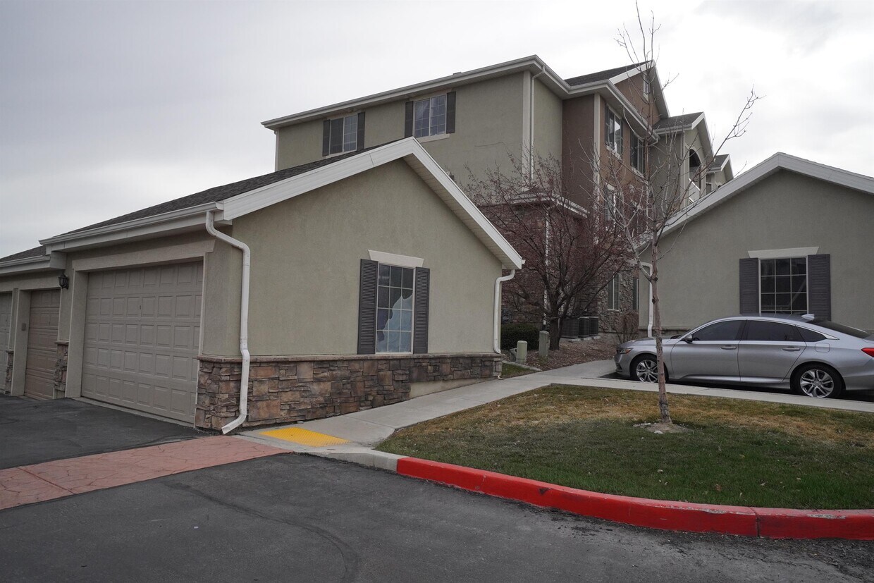 157 W Springview Dr, Saratoga Springs, UT 84045 Townhouse for Rent in