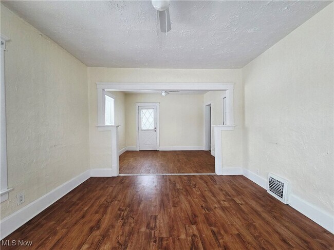 Building Photo - 110 Bell Ave