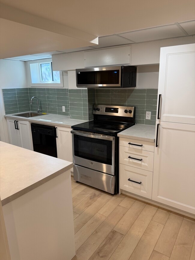 Cuisine - 44 Laird Dr