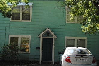 Building Photo - 815 Shirley St