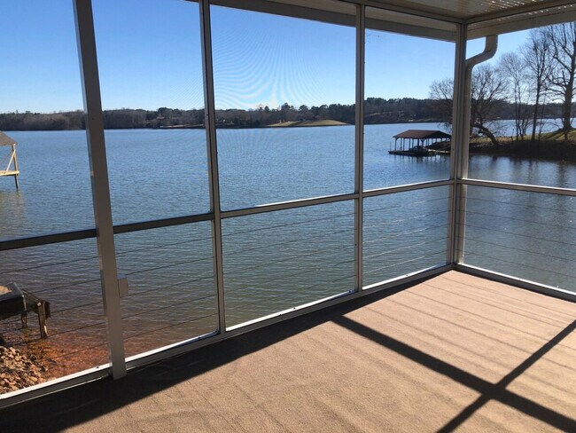 Foto del edificio - 92 Cove View Ln