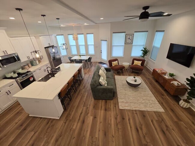 Building Photo - 1106 Paul Quinn St