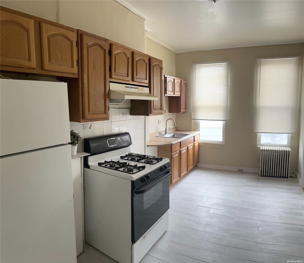 Foto principal - 60-49 56th St