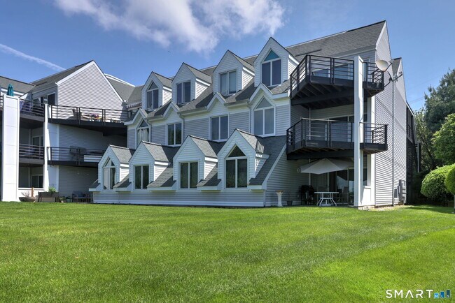Building Photo - 1128 Windward Rd