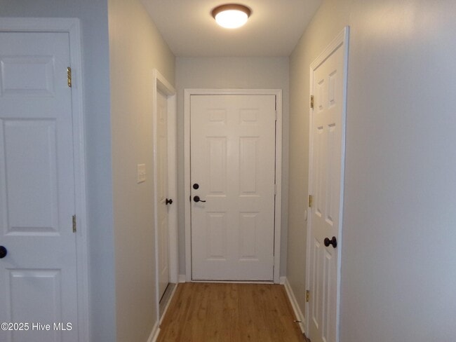 Building Photo - 119 Gooding Dr