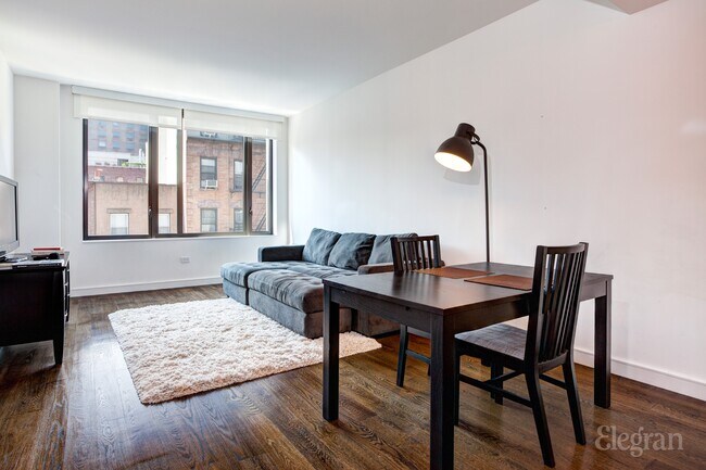 Foto del edificio - 211 E 13th St