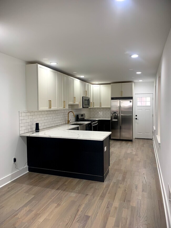 Foto del edificio - 2532 W Montgomery Ave