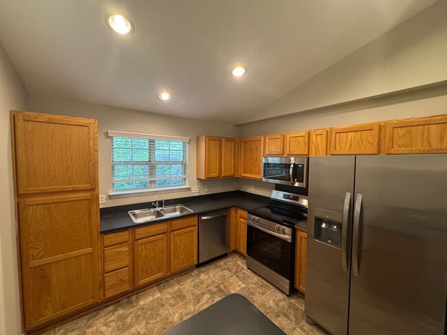 Building Photo - 7333 Michaels Landing Dr
