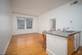 Building Photo - 1350 N Morningside Dr NE