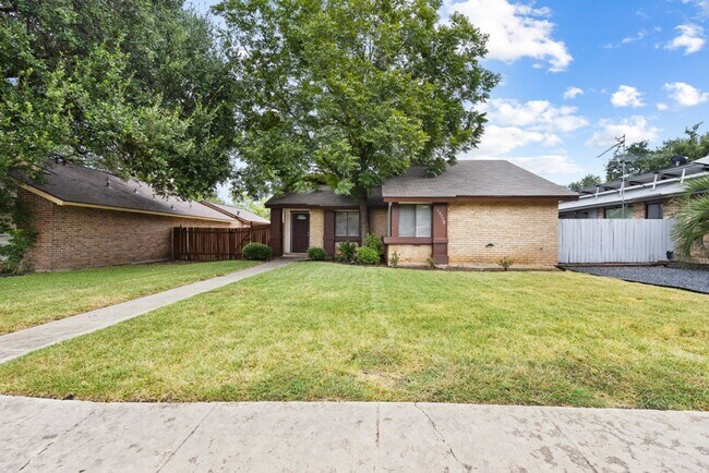 2 Bedroom/2 Bath Castle Hills Subdivision - 2 Bedroom/2 Bath Castle Hills Subdivision House