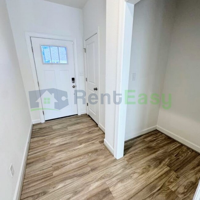 Foto del edificio - 1229 Parkely Drive