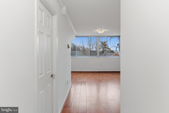 Foto del edificio - 5353 Columbia Pike