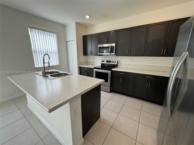 Foto del edificio - 1110 SE 27th Terrace