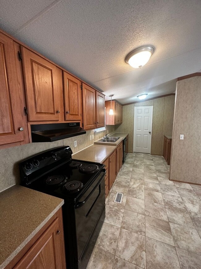 Building Photo - Welcome to Ranchland Acres!!!