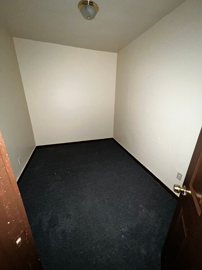 Foto del edificio - 1122 W 62nd St