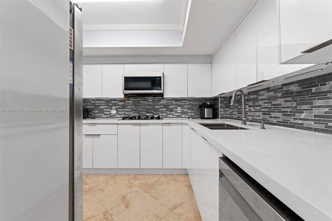 Foto del edificio - 7521 Johnson St