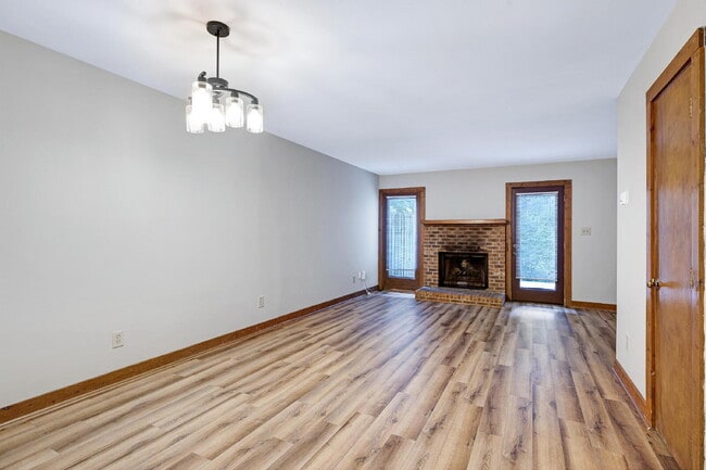 Building Photo - 5544 Kaplan Dr