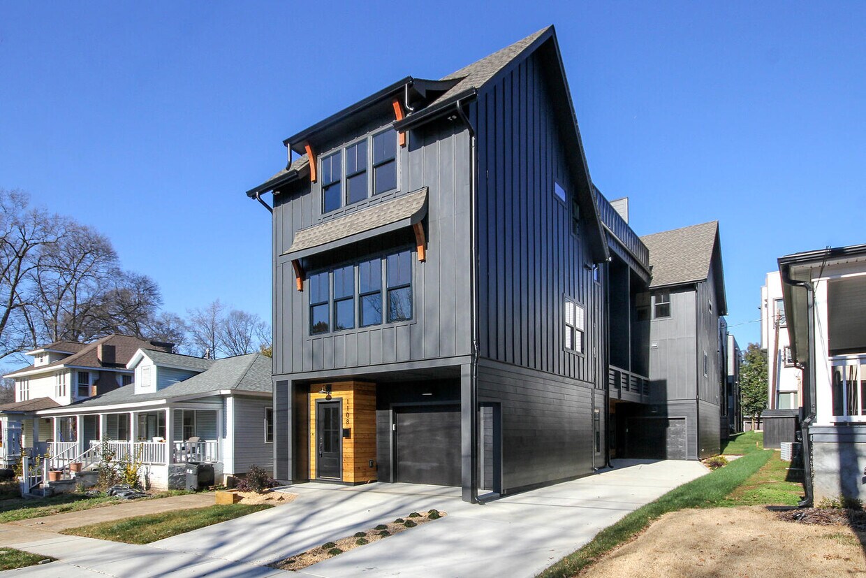 Primary Photo - 1110 Greenleaf Ave