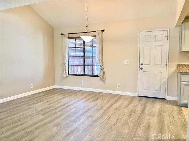 Foto del edificio - 535 S College Ave