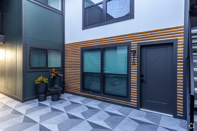 Entrada principal - 2909 Lucas