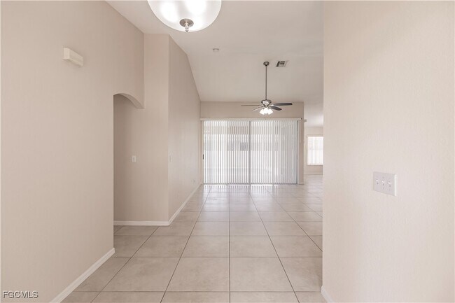 Foto del edificio - 2107 SW 30th Terrace
