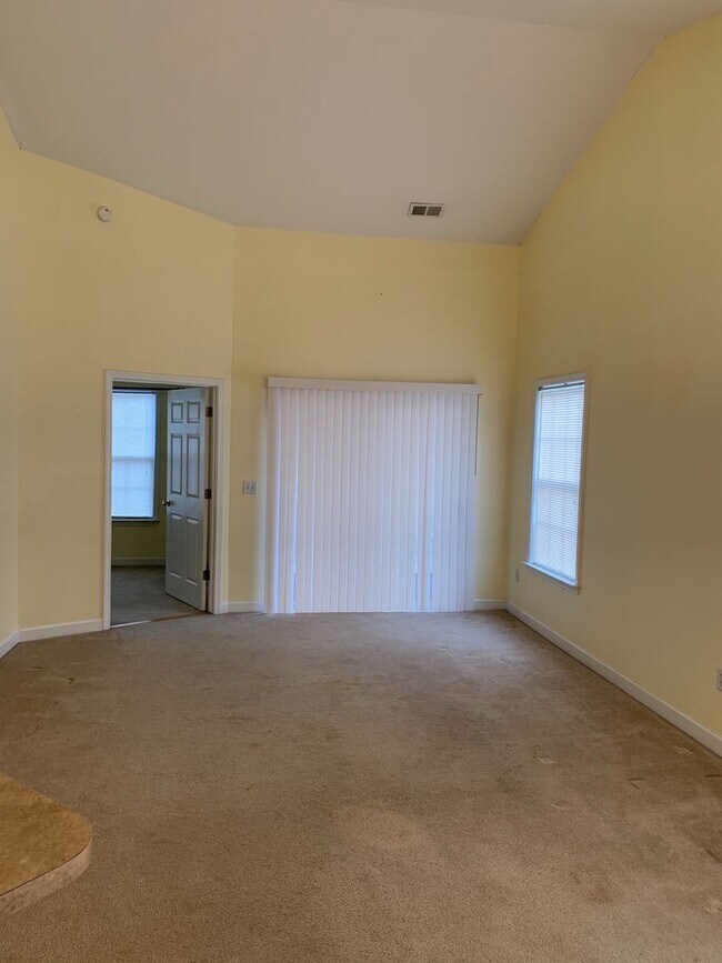 Foto del edificio - *SPECIAL* Spacious 3 Bedroom Condo in Caro...