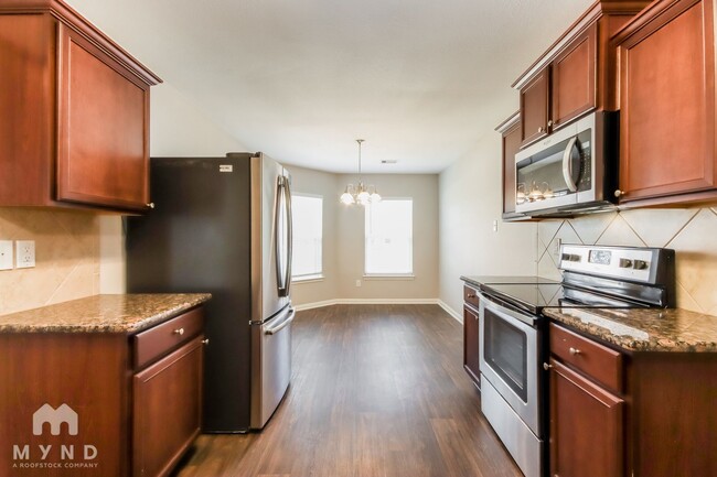 Building Photo - 15911 Newport Pl