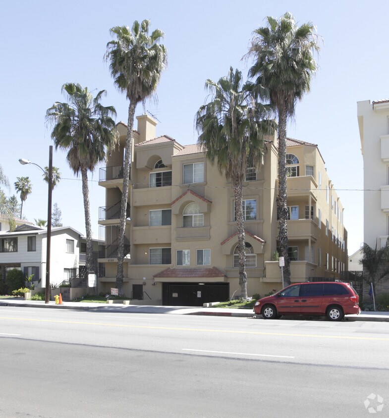 Building Photo - 4560 Coldwater Canyon Ave