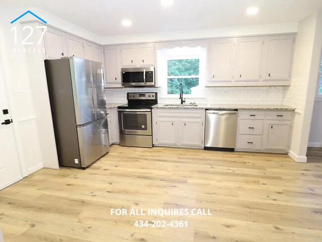 Foto del edificio - Beautifully Renovated 3 Bedroom Home in Pr...