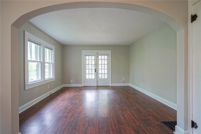 Foto del edificio - 622 E 56th St