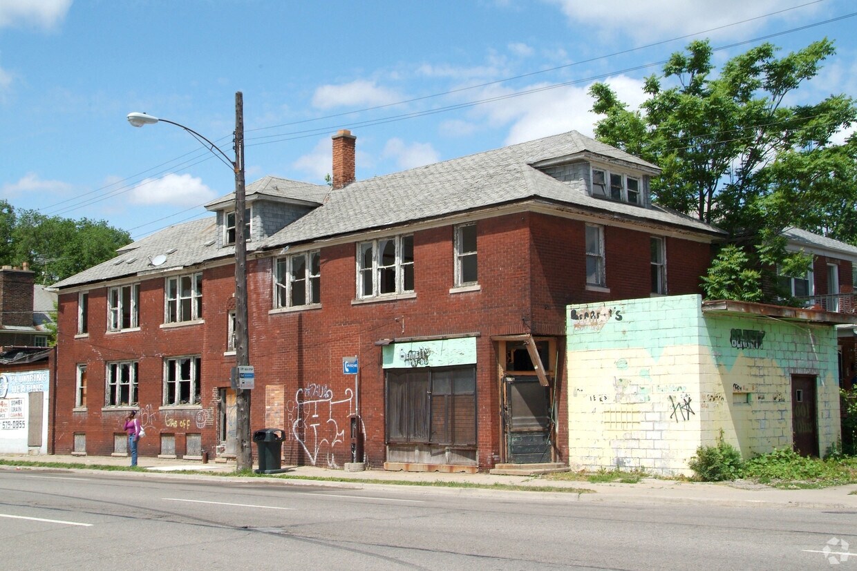 Foto principal - 5001 Rohns St