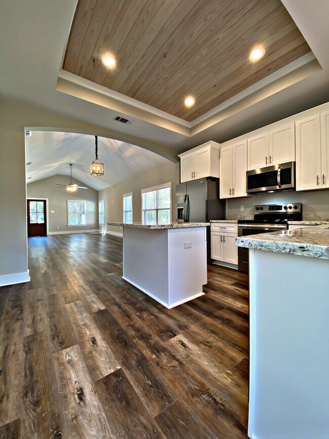 Building Photo - 21347 Heintz St