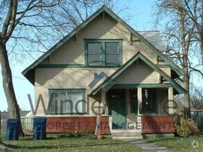 Building Photo - 210-212 W Whitman Dr