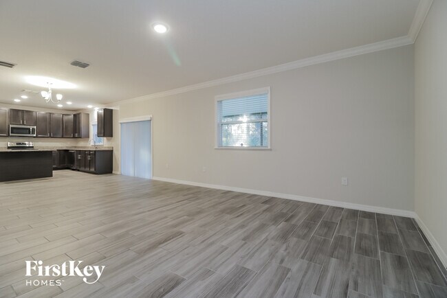 Foto del edificio - 5644 Reagan Ave