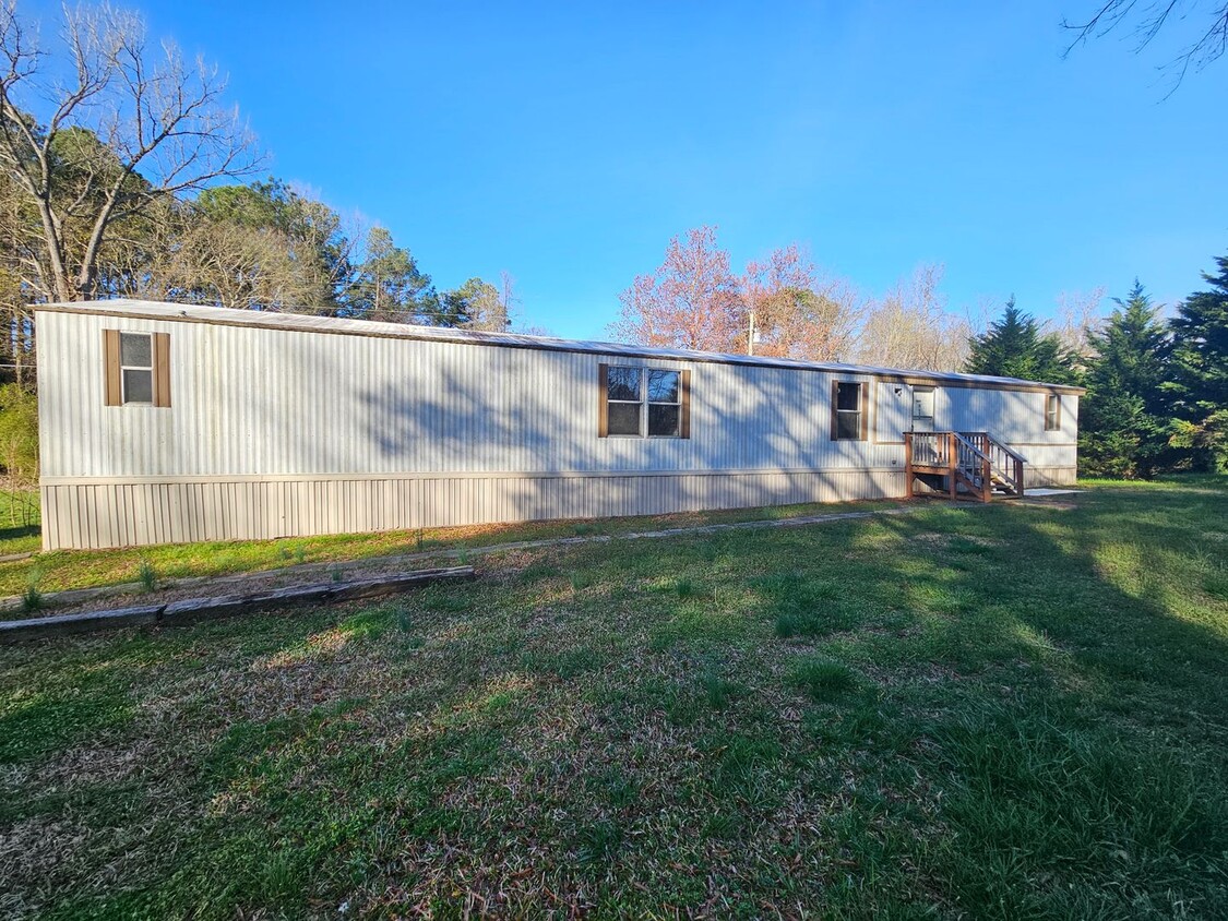 Foto principal - 3 bed 2 bath single wide in Rock Hill...Av...