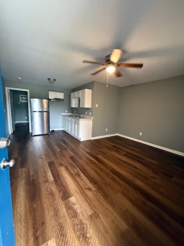 Building Photo - 1095 Cheyenne Ct