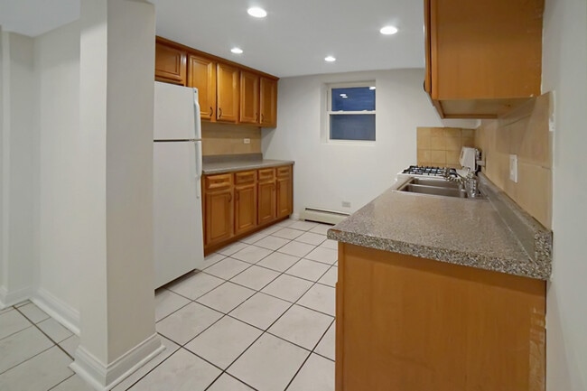 Building Photo - 5028 W Pensacola Ave