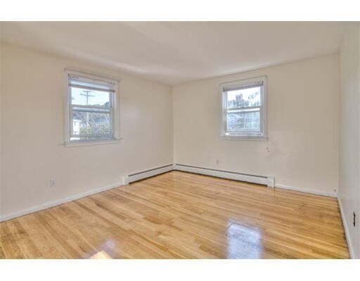 Building Photo - 39 Elmwood Park