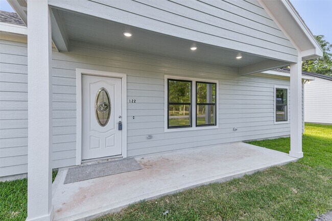 Foto del edificio - 122 County Rd 3704