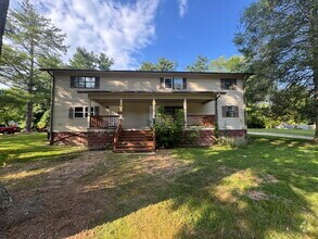 Building Photo - 2020 Somerset Dr