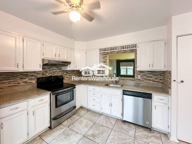 Building Photo - 2861 Schoolhouse Cir
