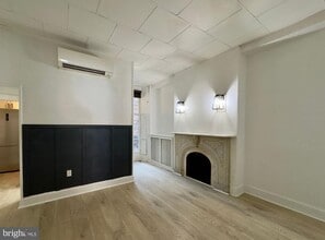 Building Photo - 840 Park Ave