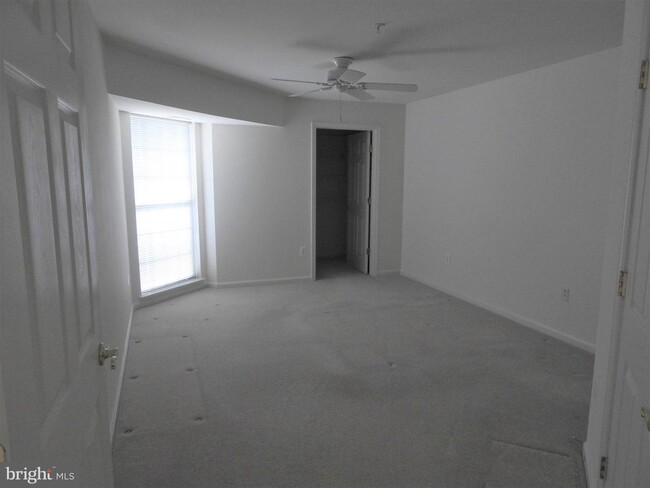 Building Photo - 595 Cawley Dr