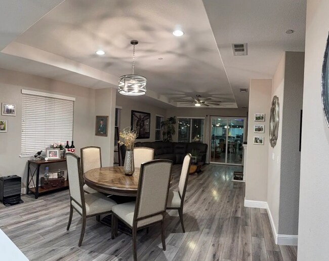 Foto del edificio - 2338 Hancock Dr