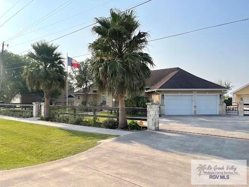 Foto del edificio - 215 Henderson Rd